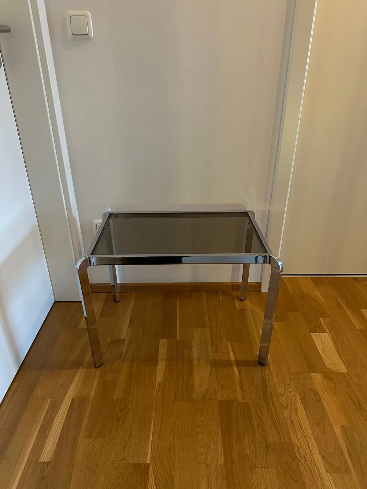 Space Age Beistelltisch – Chrom & Rauchglas – Foto 1 von 18