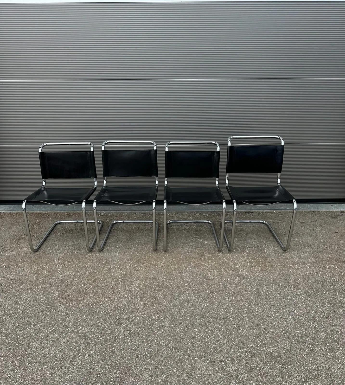 4er-Set Freischwinger – Schwarz – Bauhaus Stil – Foto 1 von 14