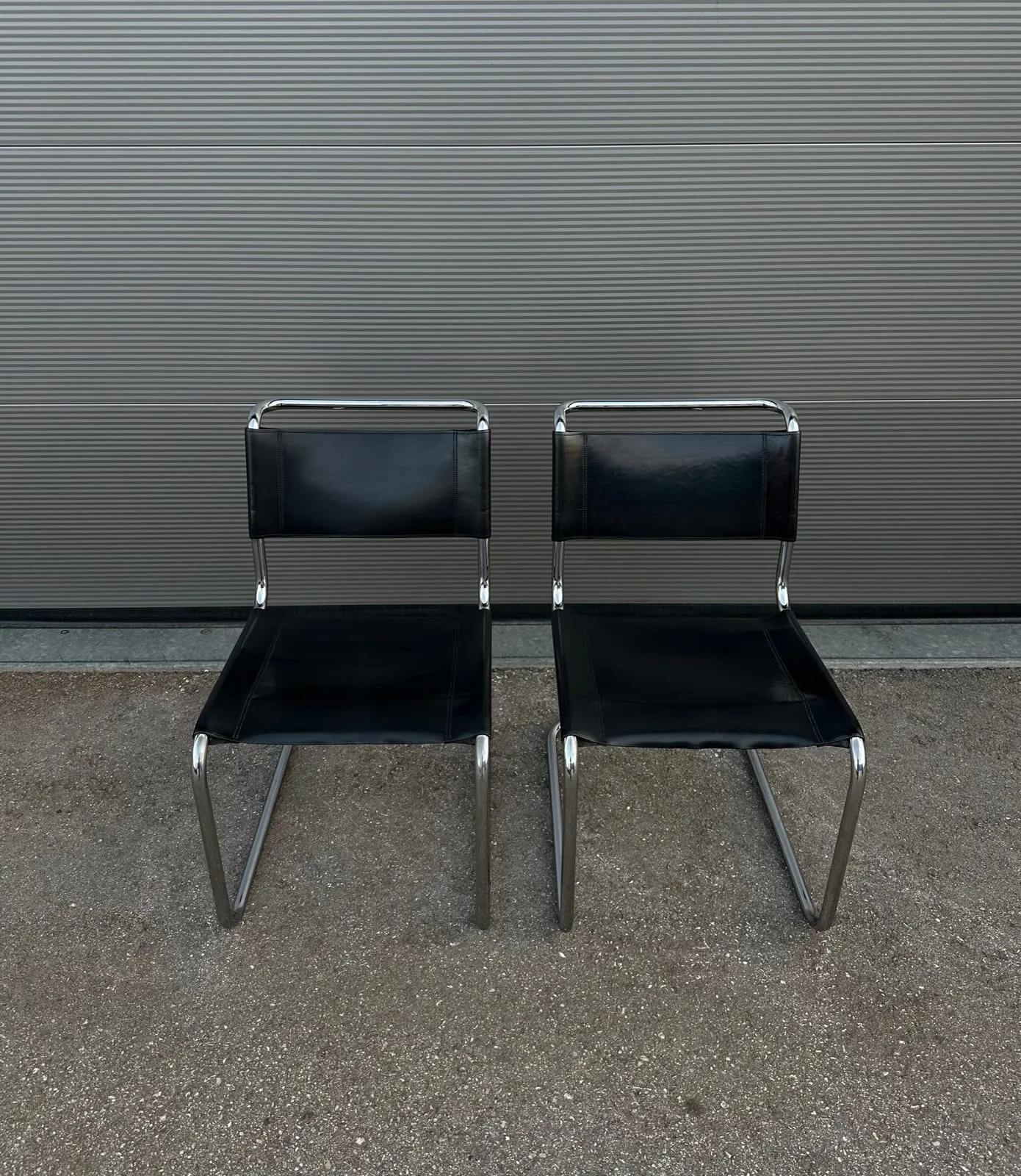 Original Thonet S 33 – Freischwinger-Paar – Schwarz – Foto 1 von 8