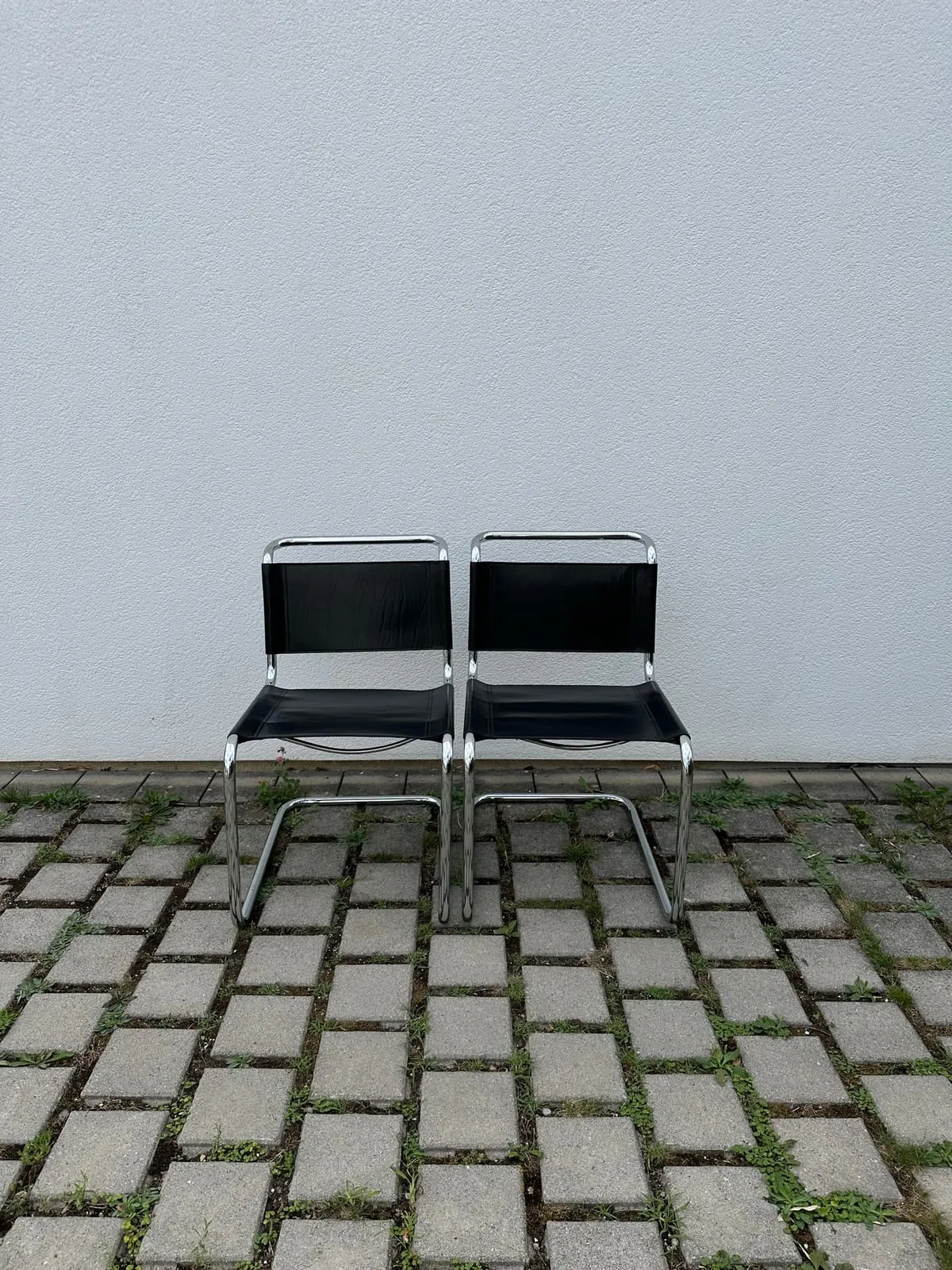 Freischwinger-Paar im Stil des Thonet S 33 – Schwarz – Foto 1 von 10